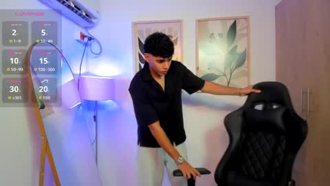 justin_payn14 online show from May 5, 12:11 pm
