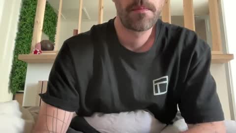 Snapshot of justmeandyou00 chatting on February 13, 11:06 am justmeandyou00 online show from February 13, 11:06 am