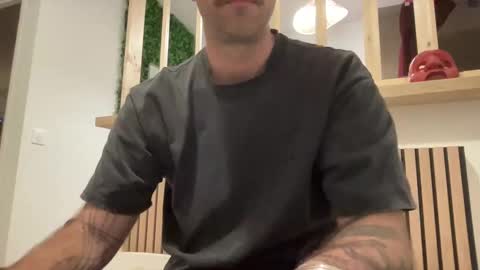 Snapshot of justmeandyou00 chatting on February 27, 5:47 pm justmeandyou00 online show from February 27, 5:47 pm