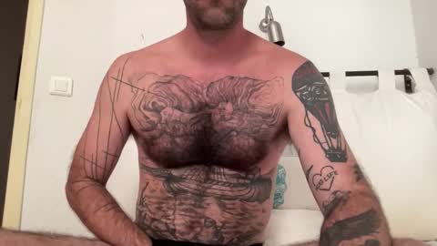 Snapshot of justmeandyou00 chatting on October 6, 2:13 pm justmeandyou00 online show from October 6, 2:13 pm