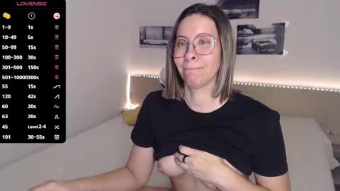 Julie online show from January 12, 5:25 am