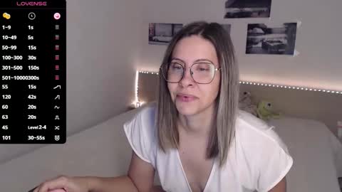 Julie online show from December 14, 5:24 am