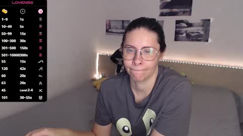 Julie online show from November 23, 5:16 am