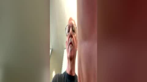justwalter0064 online show from July 16, 8:06 am