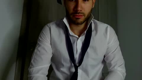 Snapshot of justynxxx1 chatting on October 19, 8:35 pm Justin online show from October 19, 8:35 pm