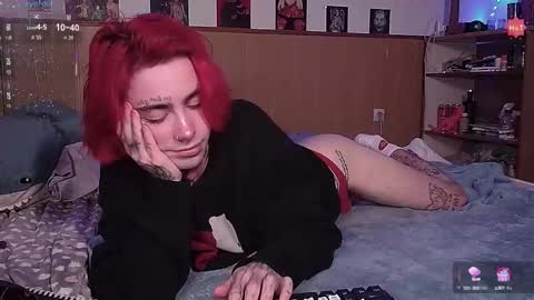 Snapshot of juuzou_kit chatting on September 27, 7:33 pm Juuzou hehim u can call me Juz online show from September 27, 7:33 pm