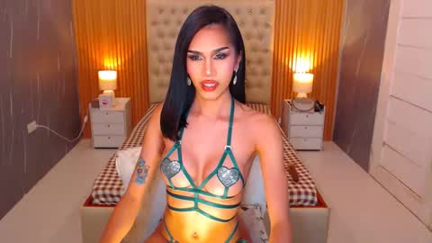 Snapshot of jynxocean chatting on February 1, 10:37 am Jynx online show from February 1, 10:37 am