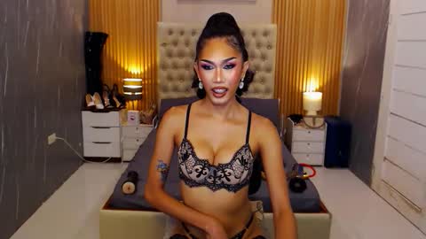 Snapshot of jynxocean chatting on October 27, 8:14 am Jynx online show from October 27, 8:14 am