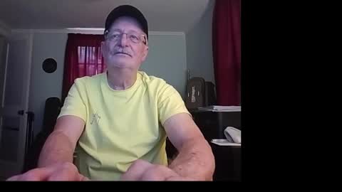 kabriggs136 online show from November 25, 9:35 pm