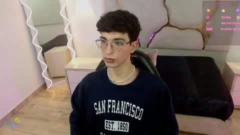 kai_tay1 online show from April 18, 11:34 am