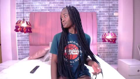 Snapshot of kaiadebayo chatting on December 4, 11:52 pm Angie  online show from December 4, 11:52 pm