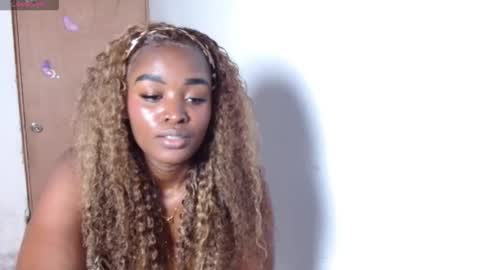 Angie  online show from December 16, 9:21 pm