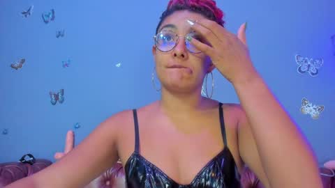 kaira_mosse_ online show from April 8, 11:35 am