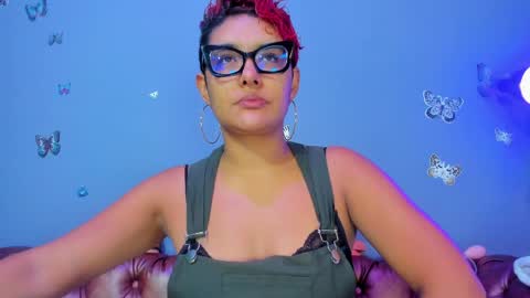 kaira_mosse_ online show from April 12, 11:58 am