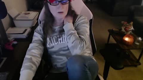 Snapshot of kait331 chatting on October 28, 1:17 am Camprincess331 online show from October 28, 1:17 am