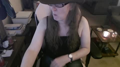 Snapshot of kait331 chatting on January 1, 3:45 am Camprincess331 online show from January 1, 3:45 am