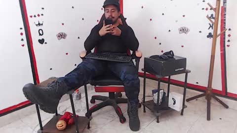 Snapshot of kalethbigdick88 chatting on October 17, 5:06 pm Kaleth online show from October 17, 5:06 pm