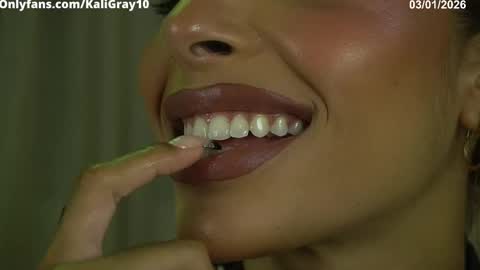 kaligray10 online show from March 1, 8:46 pm