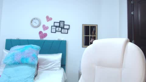 Snapshot of kam_lopez chatting on February 23, 10:20 pm Kamilalopez online show from February 23, 10:20 pm