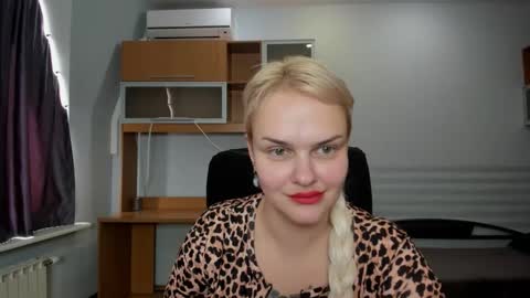 Camila online show from November 26, 9:39 am