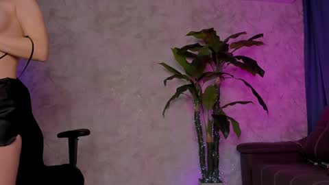 Emma online show from February 24, 2:19 am