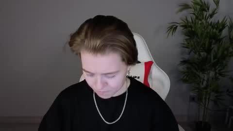 Karen online show from March 4, 8:22 am