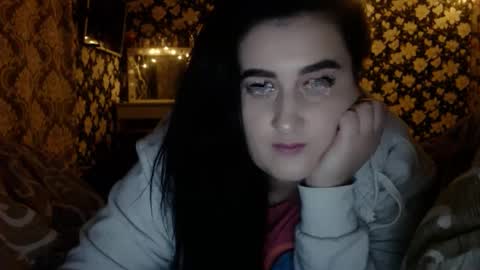 Snapshot of karinkabrunetka2 chatting on December 2, 7:00 pm karinkabrunetka2 online show from December 2, 7:00 pm