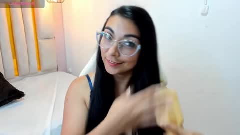 Snapshot of karla_hernandez chatting on February 14, 10:49 am Karla online show from February 14, 10:49 am