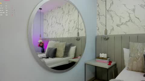 karlla_brown online show from April 13, 1:04 pm