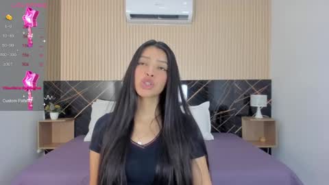 karol_cortes online show from May 4, 1:06 pm