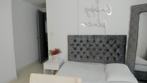 karolain_hernandez online show from March 20, 3:55 am