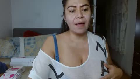 Snapshot of karolhot_x chatting on February 27, 6:02 am karol online show from February 27, 6:02 am