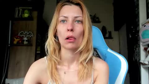 karoline121 online show from March 30, 9:31 am