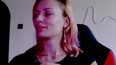 karoline121 online show from November 4, 8:59 am