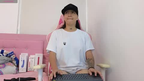 Karol online show from February 24, 7:41 pm