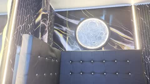 karolyn online show from March 30, 5:24 pm