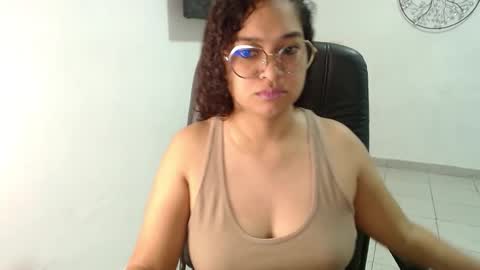 danna online show from November 17, 10:56 pm