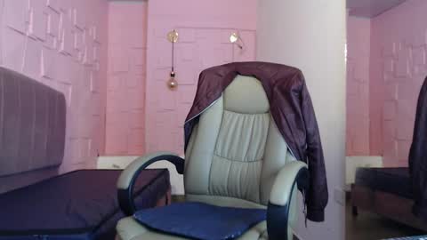 Katalina online show from March 29, 8:10 pm