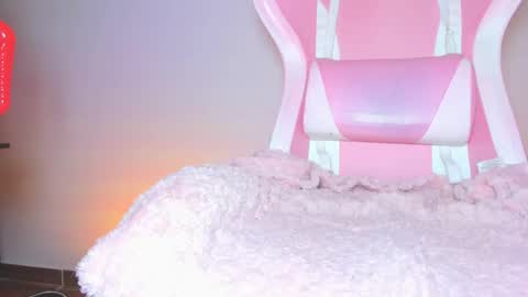 katalinaferreirax online show from December 17, 11:33 pm