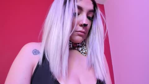 Kate  online show from October 30, 9:43 am