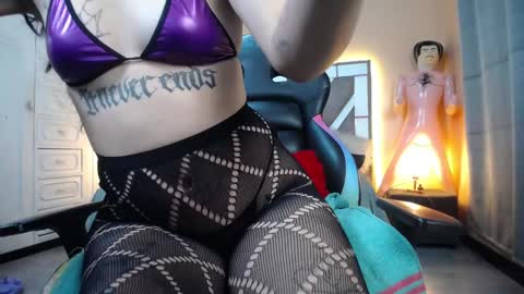 kate_lawrence_ online show from February 6, 7:45 am