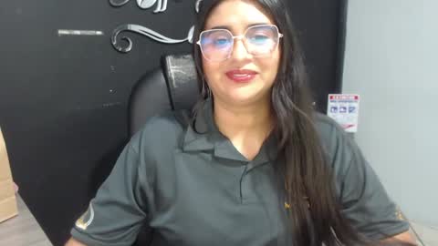Call me Lau  online show from May 6, 11:44 pm