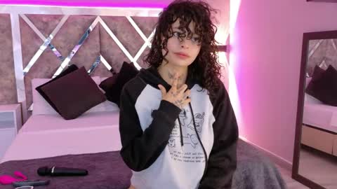 KatheGomez  online show from May 23, 3:35 am