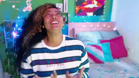 Snapshot of katherincastillo chatting on September 13, 4:31 pm katherin online show from September 13, 4:31 pm