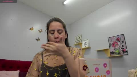 Snapshot of kathina_giraldo chatting on October 15, 12:50 pm Paola online show from October 15, 12:50 pm