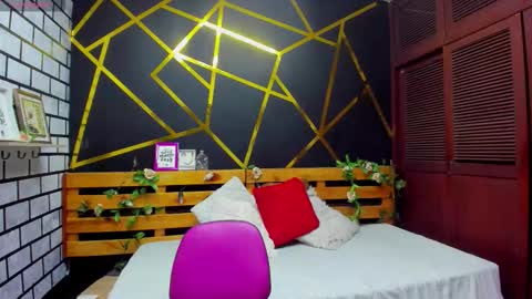 Snapshot of kathina_giraldo chatting on October 22, 1:13 pm Paola online show from October 22, 1:13 pm