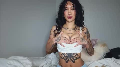 katiecai online show from April 9, 8:14 pm