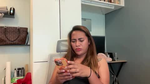 katiefrox  online show from October 16, 1:27 am