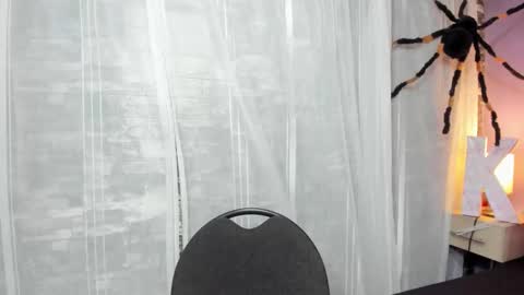 Katie online show from October 30, 8:31 pm