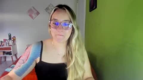 katira333 online show from December 14, 10:27 pm